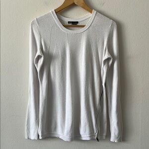 Vince Knit Crew Neck Sweater with Front Zipper Detail‎ in White size medium